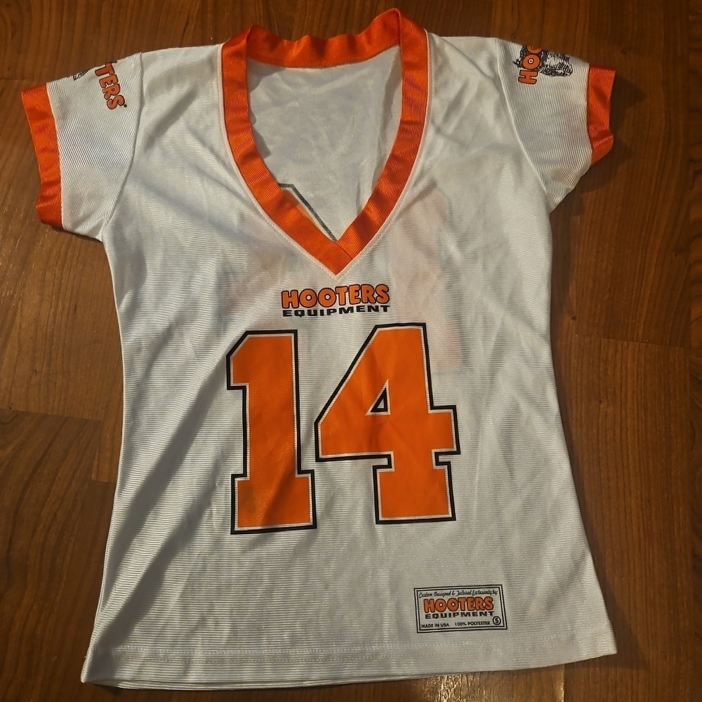 Hooters Small Jersey